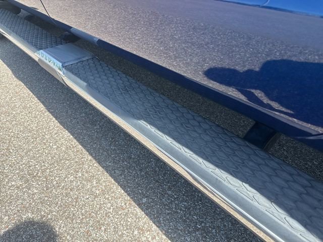 Used 2018 Nissan Titan SV image 11