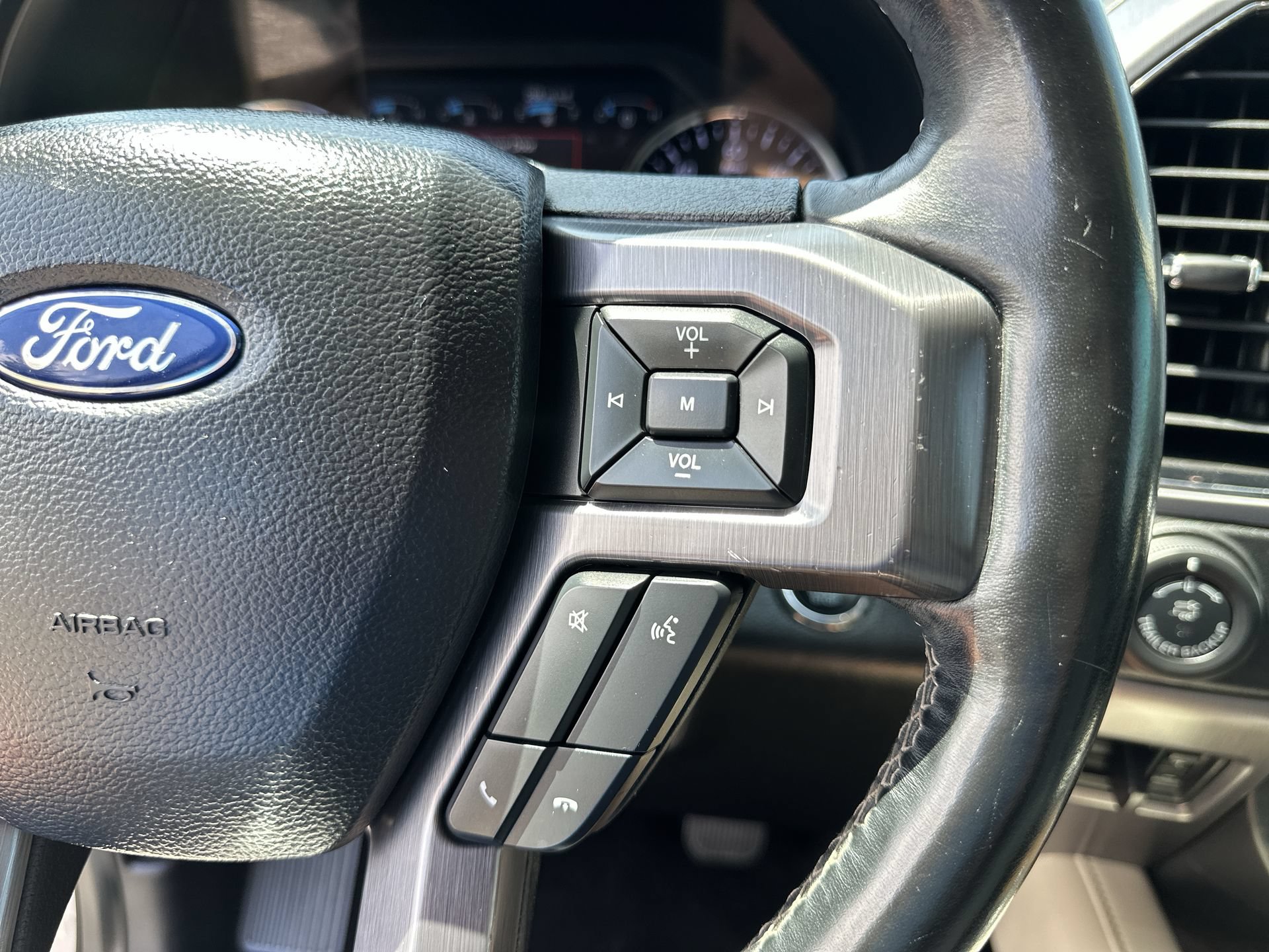 Used 2019 Ford Expedition Max Platinum AWD/4WD image 32