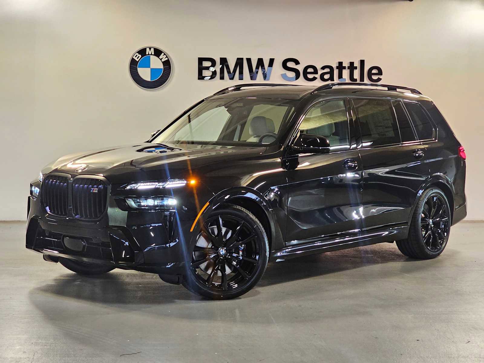 New 2026 BMW X7 M60i image 1