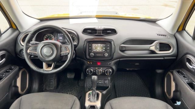 Used 2017 Jeep Renegade Latitude w/ Popular Equipment Group image 31