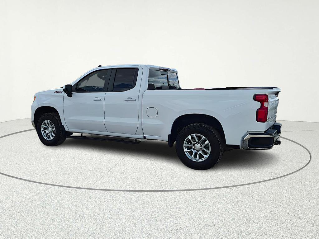 Used 2022 Chevrolet Silverado 1500 LT w/ Z71 Off-Road Package image 4