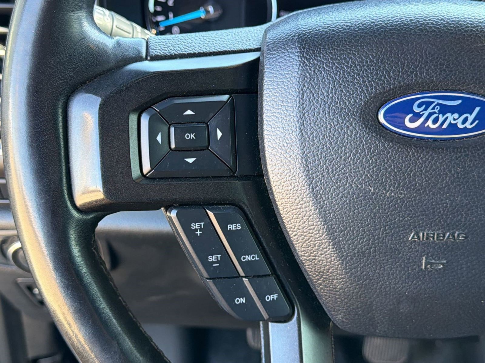 Used 2020 Ford Expedition Limited image 17