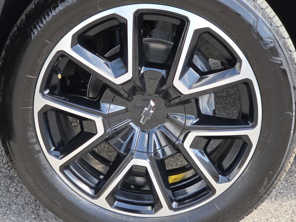 Used 2023 Chevrolet Suburban RST AWD/4WD image 10