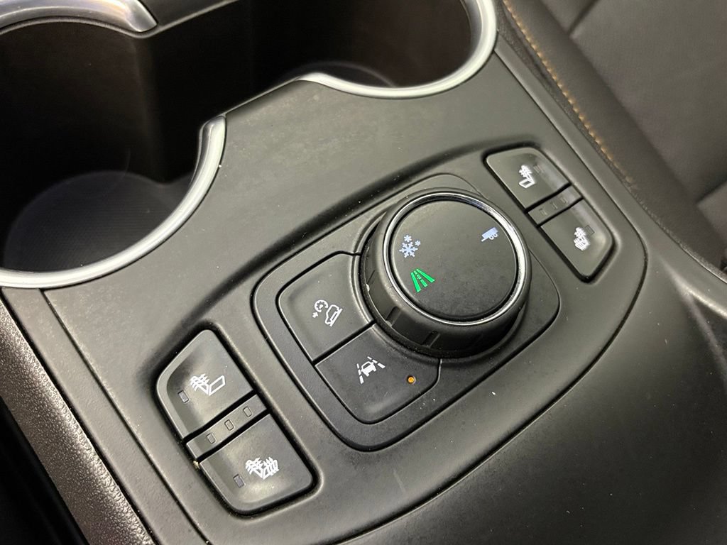 Used 2020 GMC Terrain SLT w/ Preferred Package FWD image 30