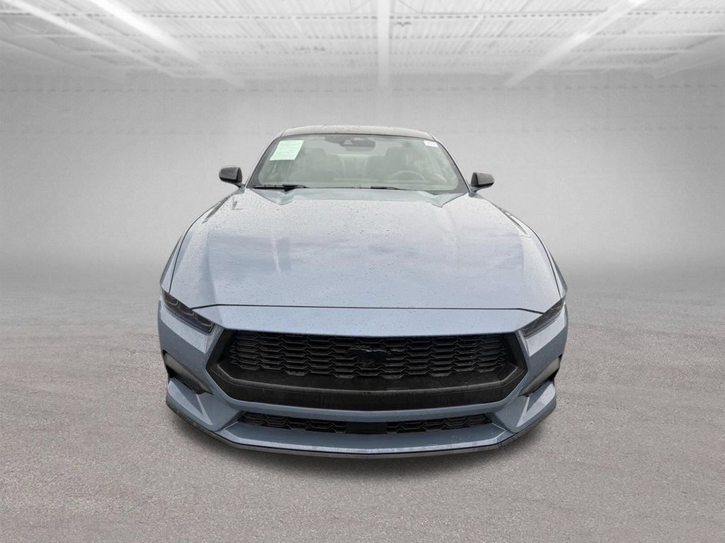 Used 2025 Ford Mustang Coupe RWD image 12