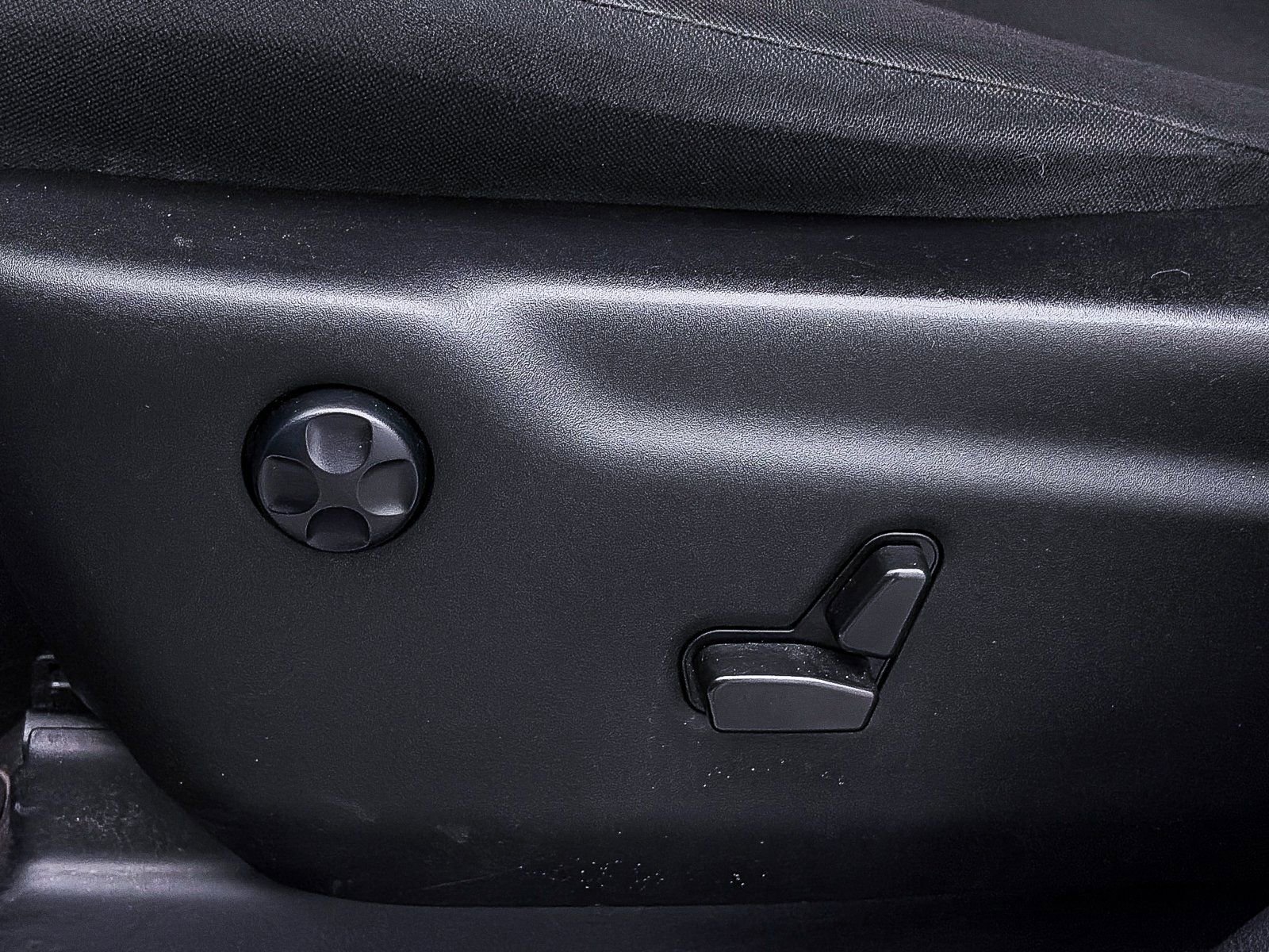 Used 2022 Dodge Durango SXT AWD/4WD image 17