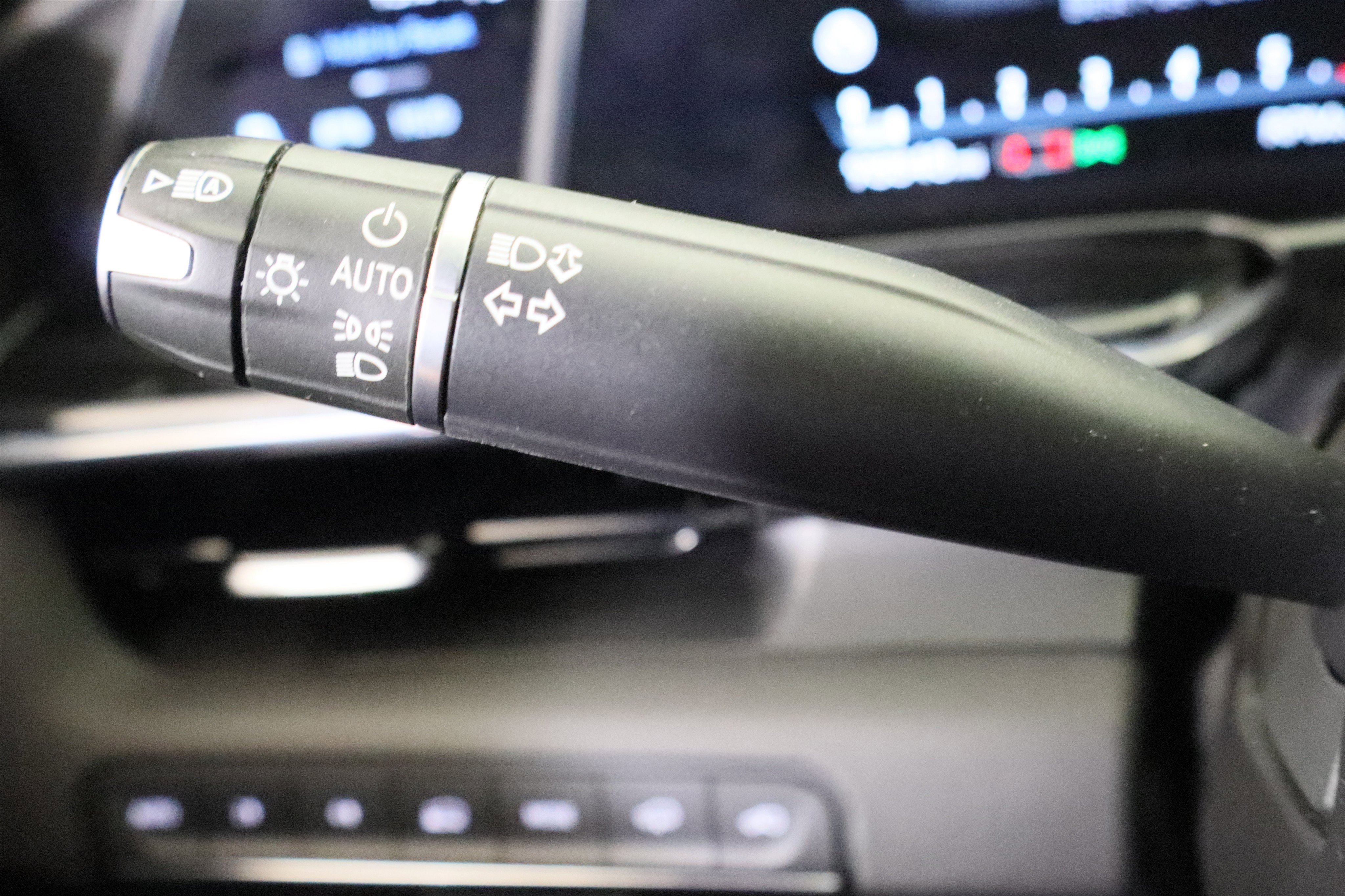 Used 2021 Cadillac Escalade ESV Sport w/ Driver Assist Tech Package AWD/4WD image 31