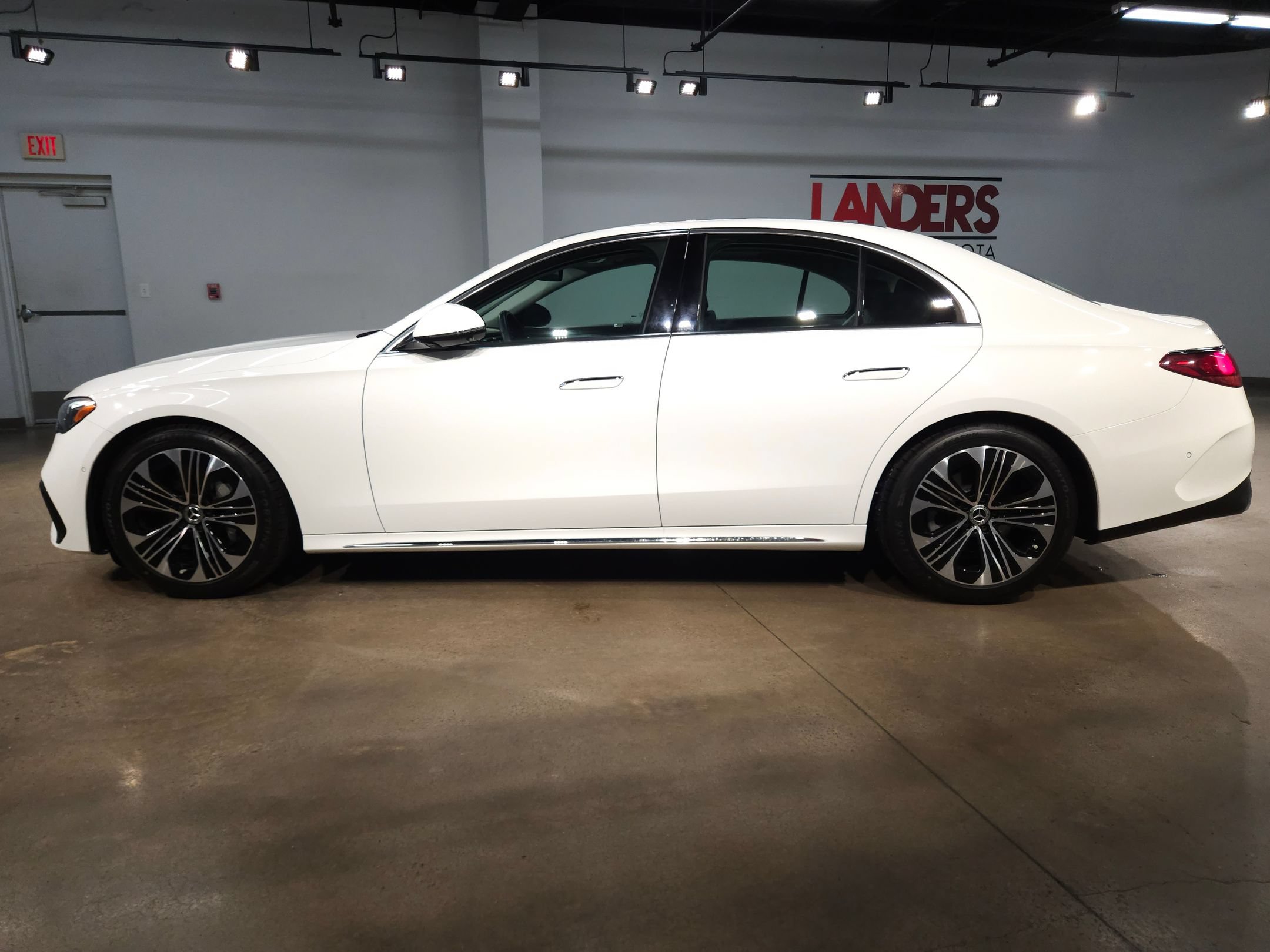 Used 2025 Mercedes-Benz E 350 Sedan w/ Winter Package image 6
