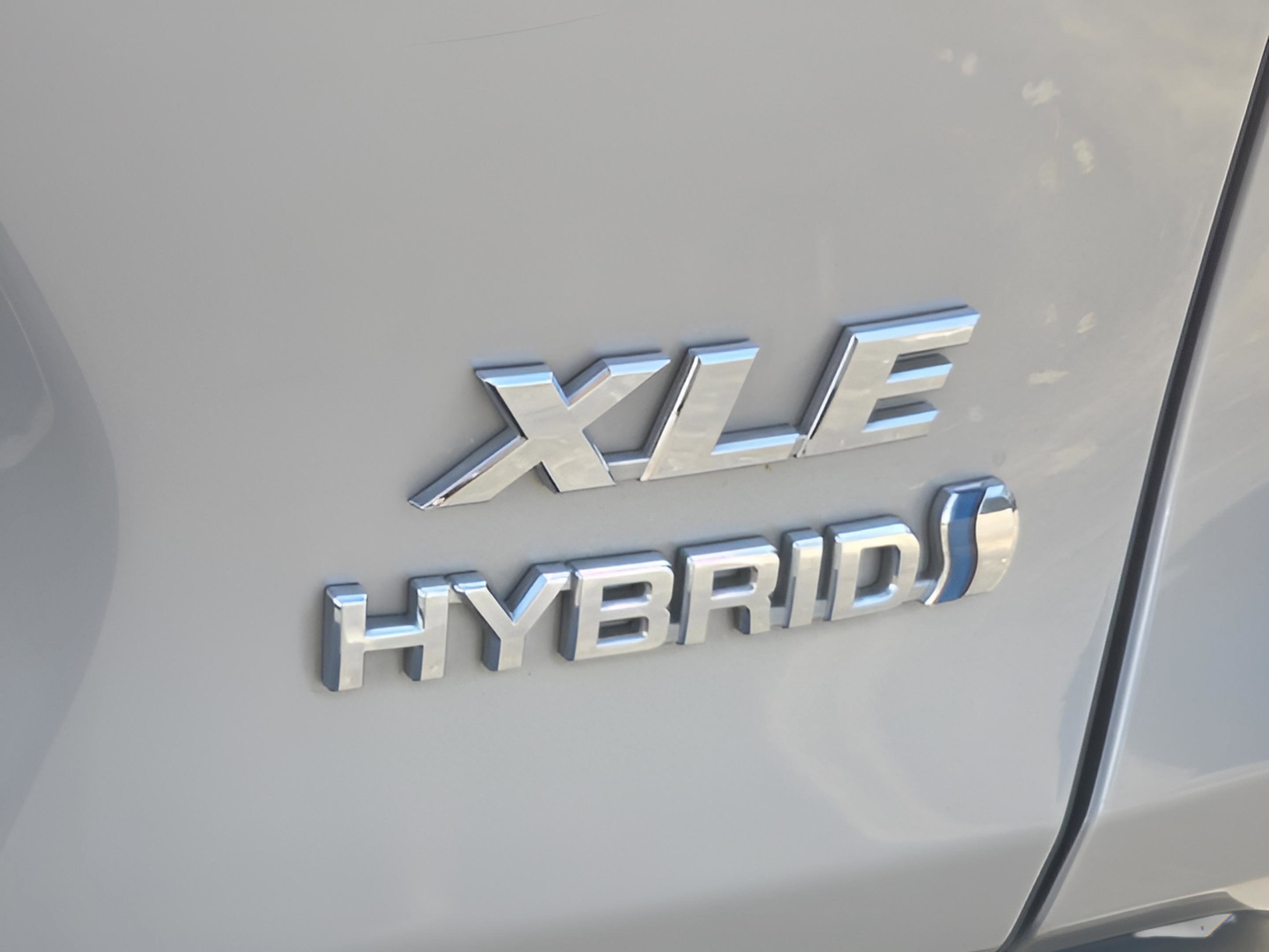 Used 2019 Toyota RAV4 XLE image 31