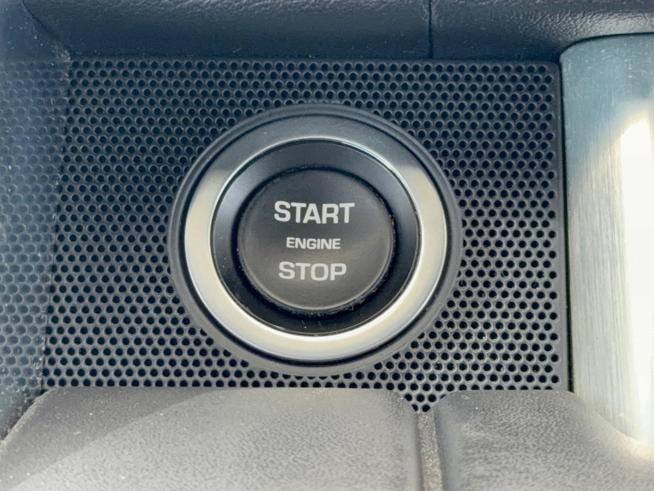 Used 2015 Land Rover Range Rover Supercharged AWD/4WD image 20