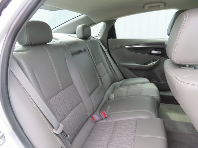 Used 2015 Chevrolet Impala LT w/ Convenience Package FWD image 27