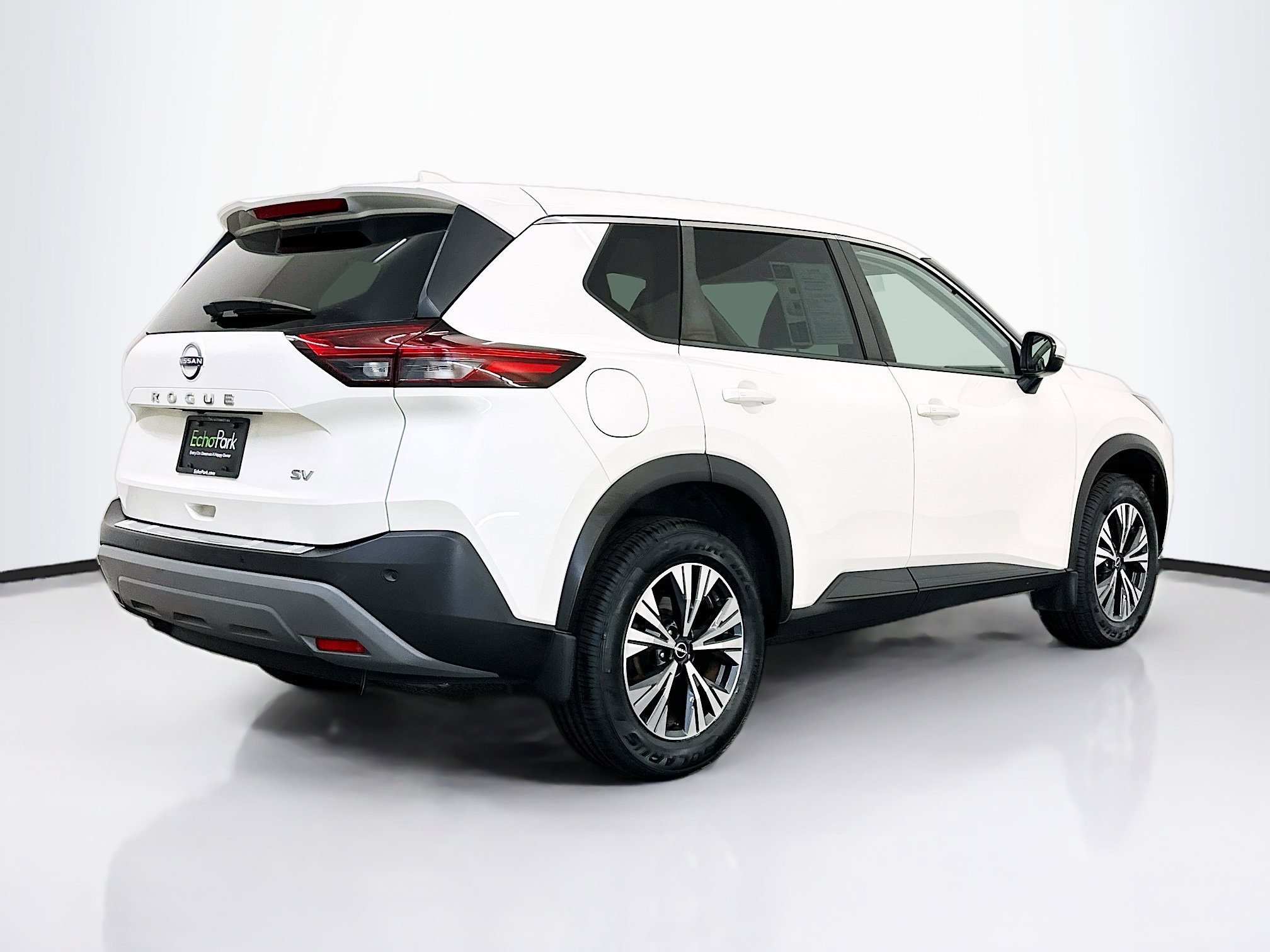 Used 2023 Nissan Rogue SV image 9