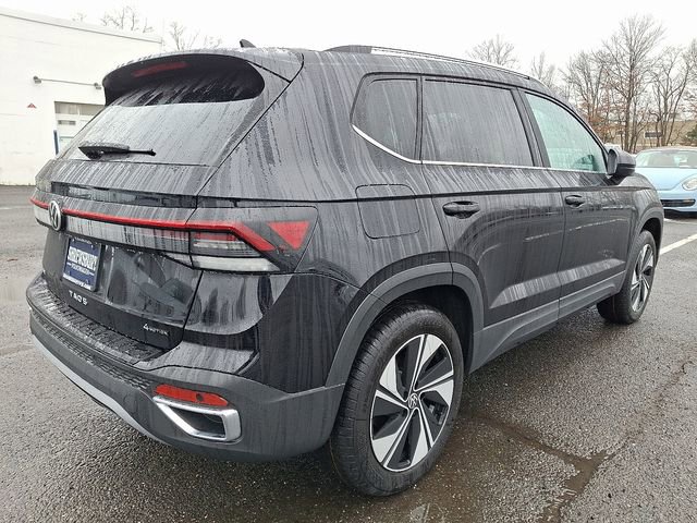 New 2026 Volkswagen Taos SE image 4