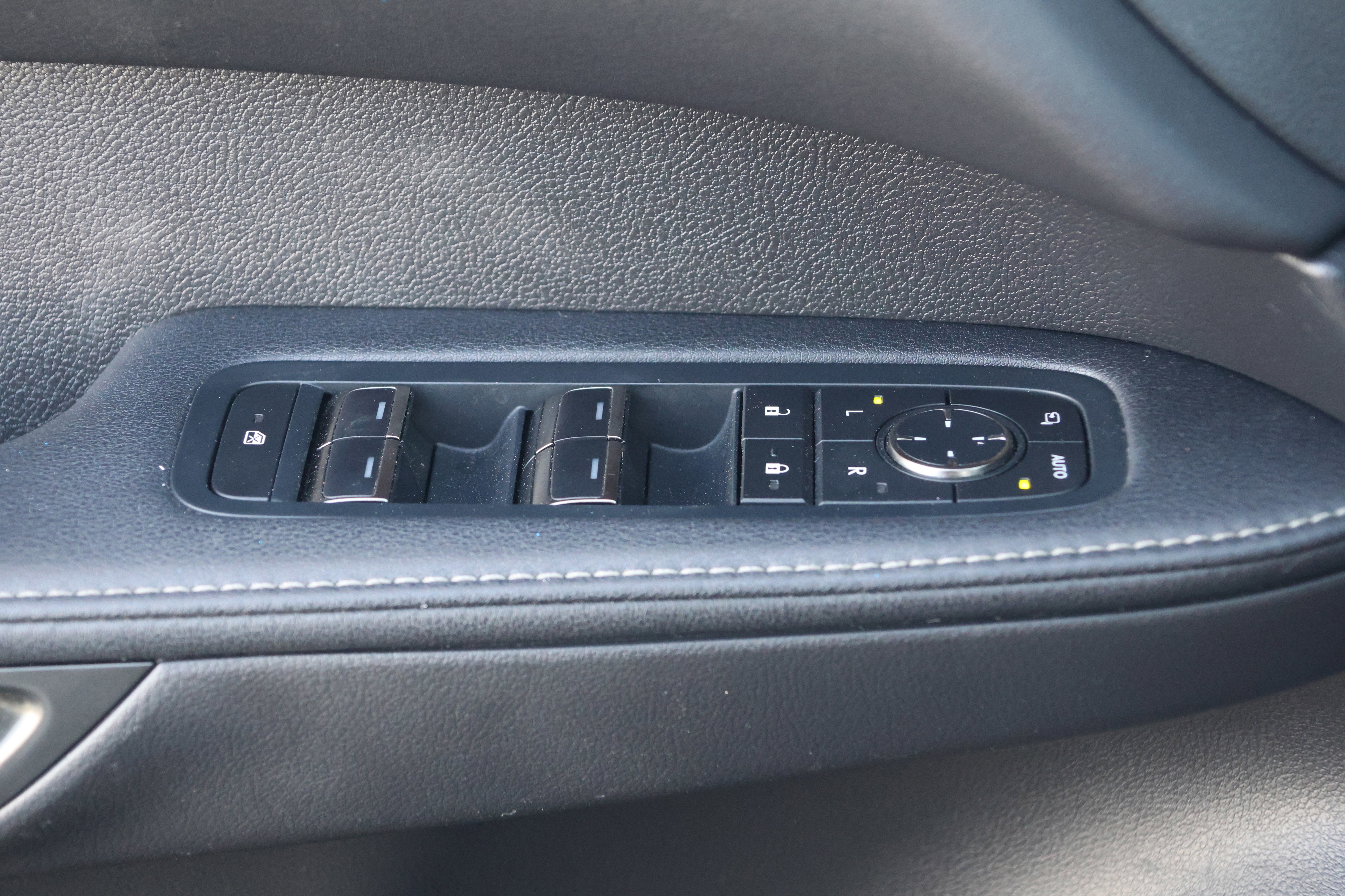 Used 2023 Lexus RX 350 F Sport w/ Accessory Package (Z1) AWD/4WD image 13
