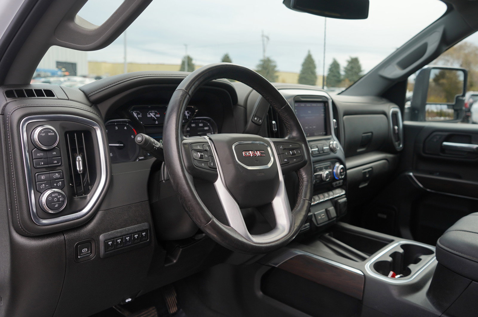 Used 2023 GMC Sierra 3500 SLT w/ SLT Premium Package image 17