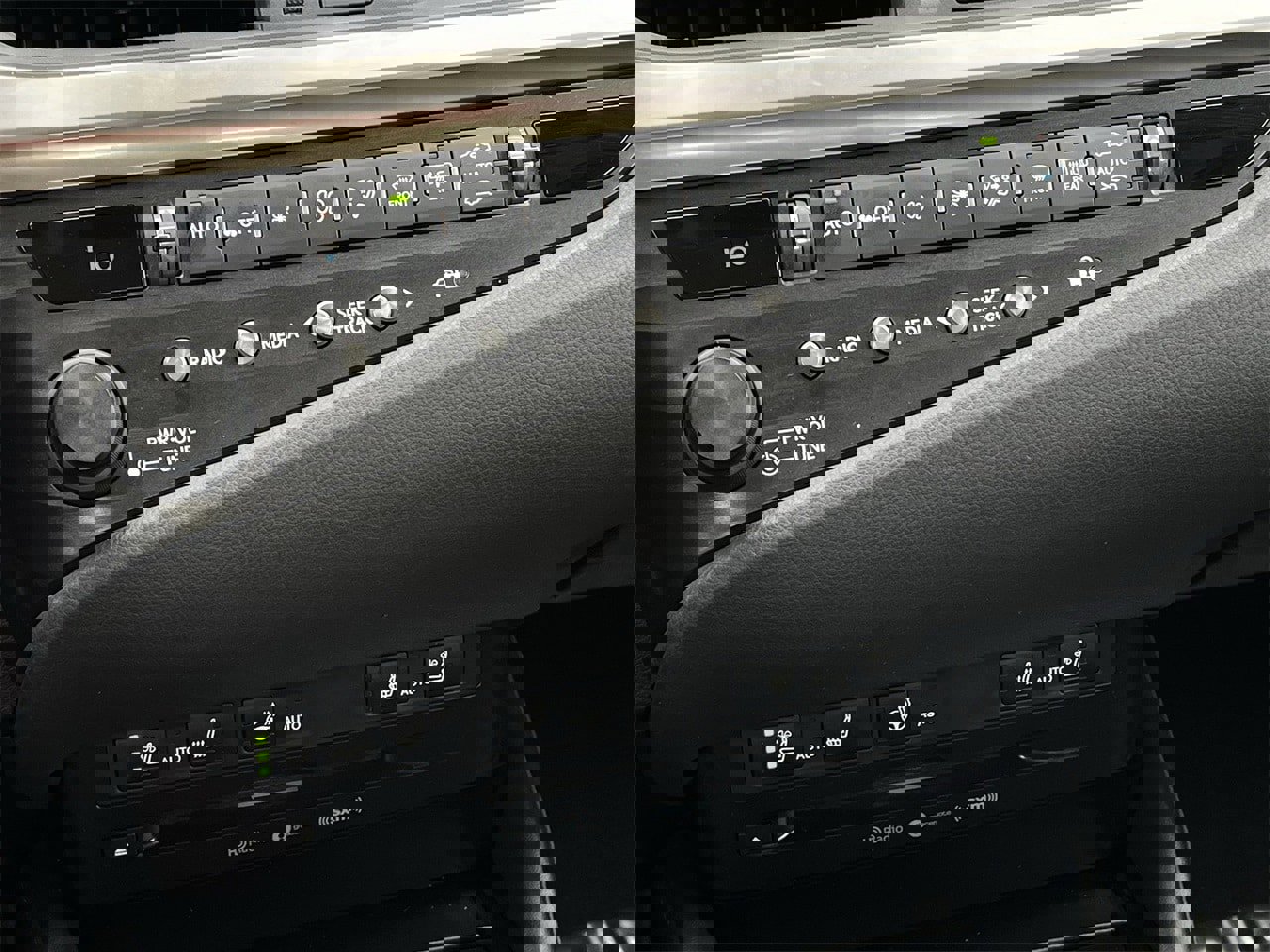 Used 2020 Lexus ES 300h w/ Premium Package image 18