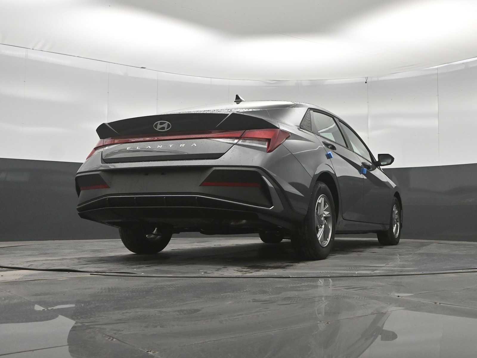 New 2026 Hyundai Elantra SE FWD image 35