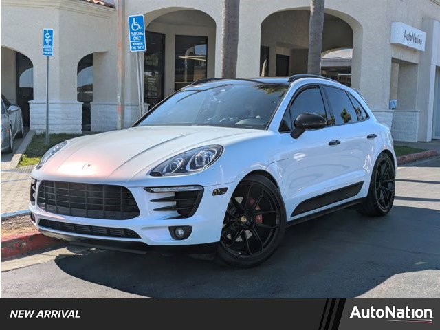 Used 2018 Porsche Macan AWD/4WD image 1