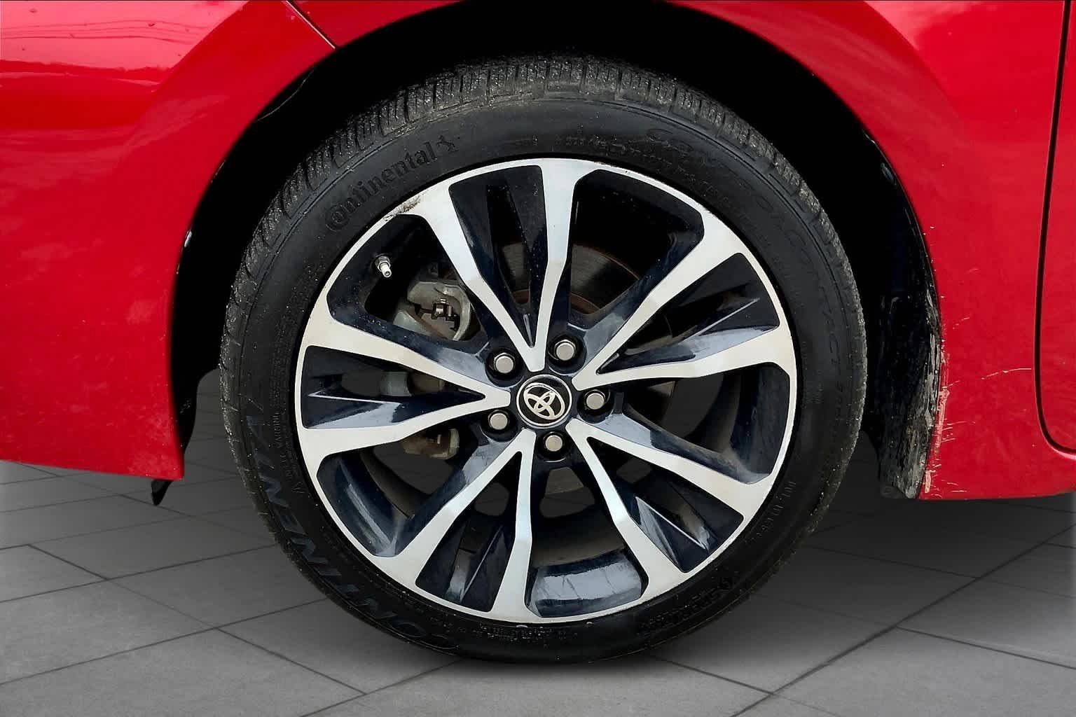 Used 2018 Toyota Corolla SE FWD image 11