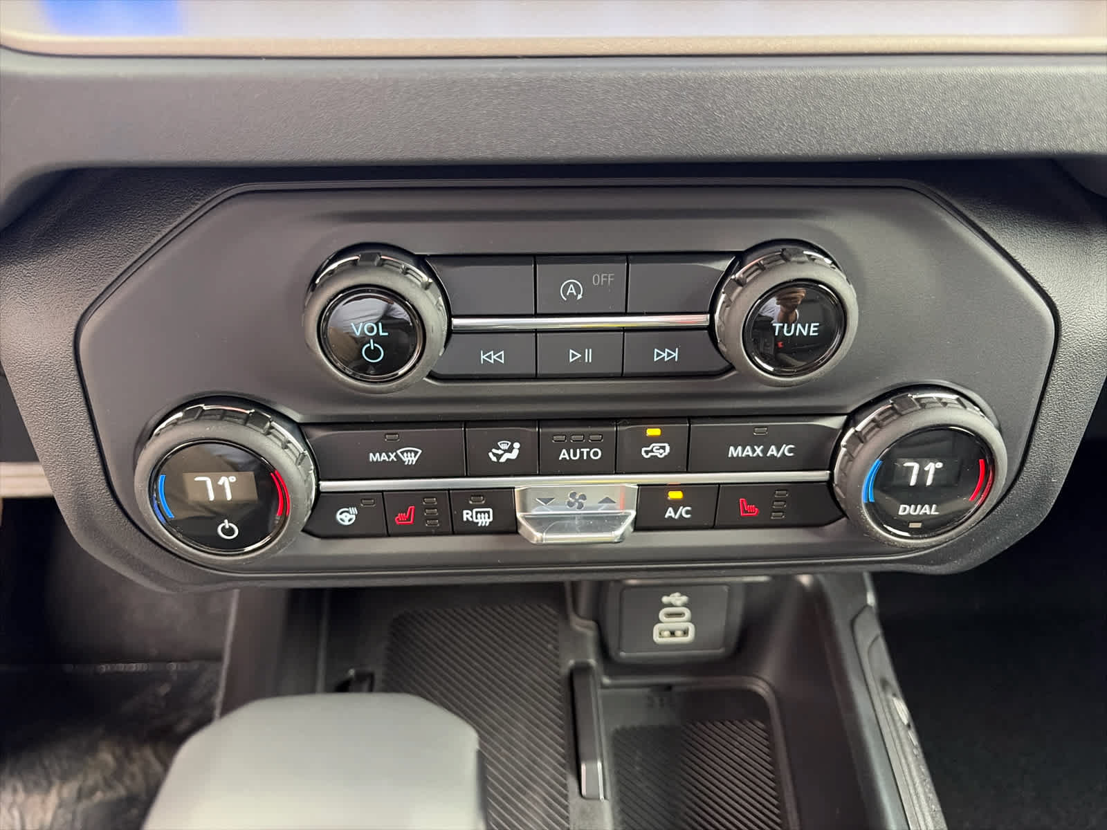 New 2026 Ford Bronco Outer Banks AWD/4WD image 27