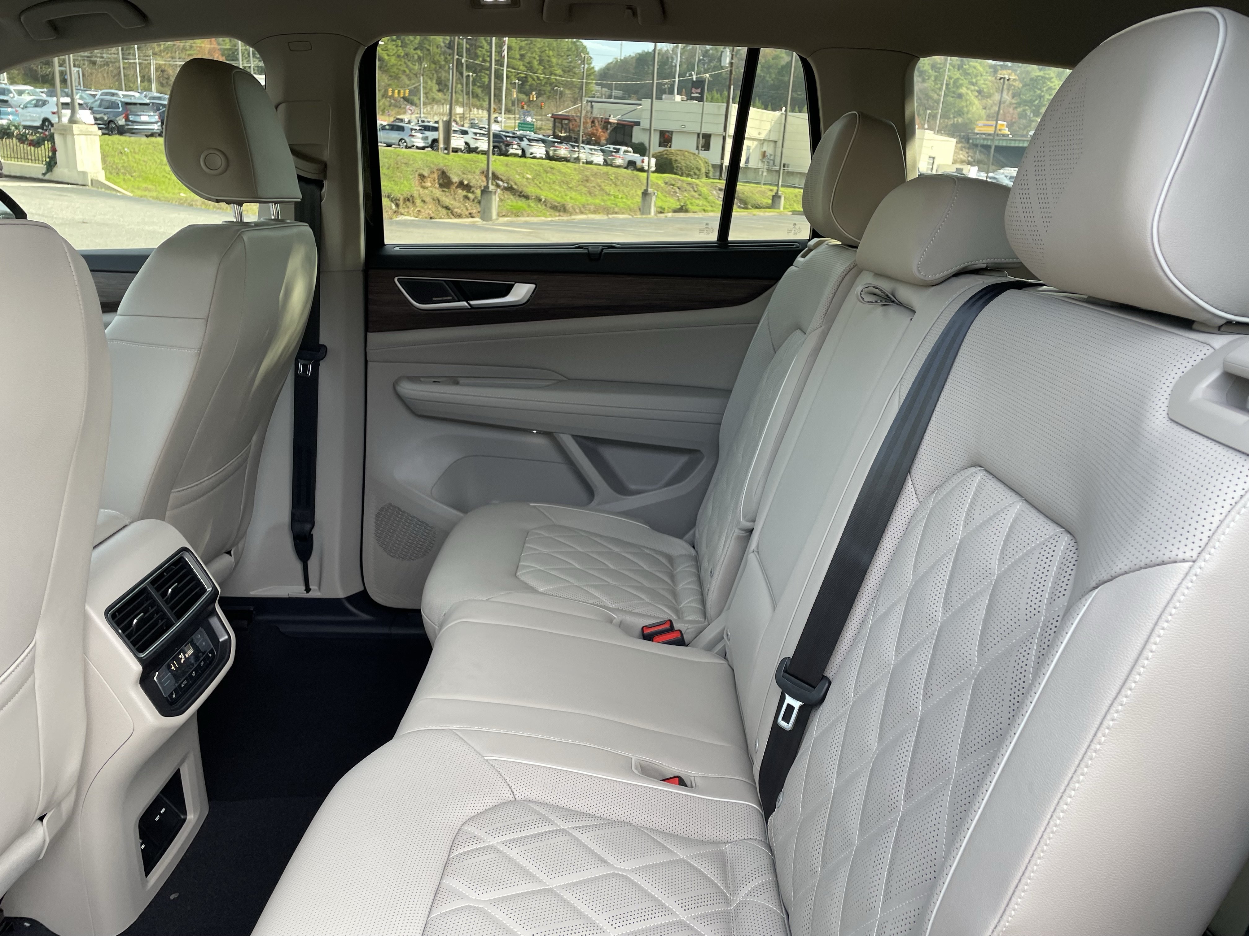 New 2026 Volkswagen Atlas SEL Premium R-Line AWD/4WD image 12