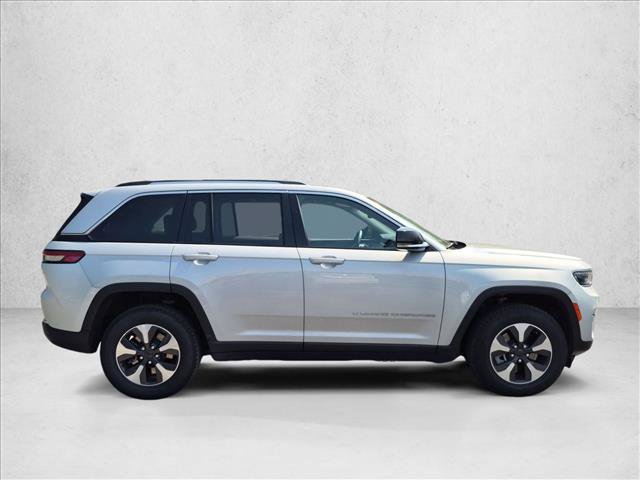 Used 2024 Jeep Grand Cherokee Limited 4xe AWD/4WD image 4