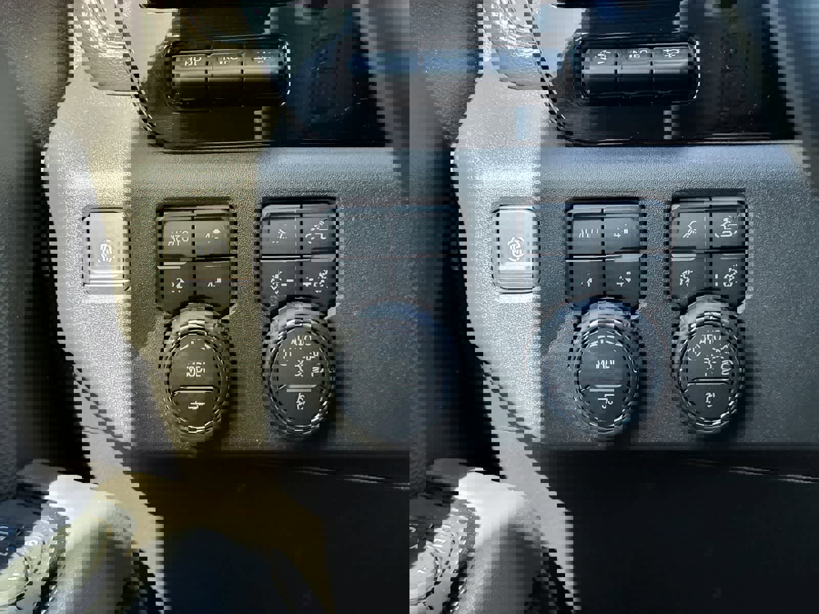 Used 2023 Chevrolet Silverado 1500 ZR2 w/ Technology Package image 14