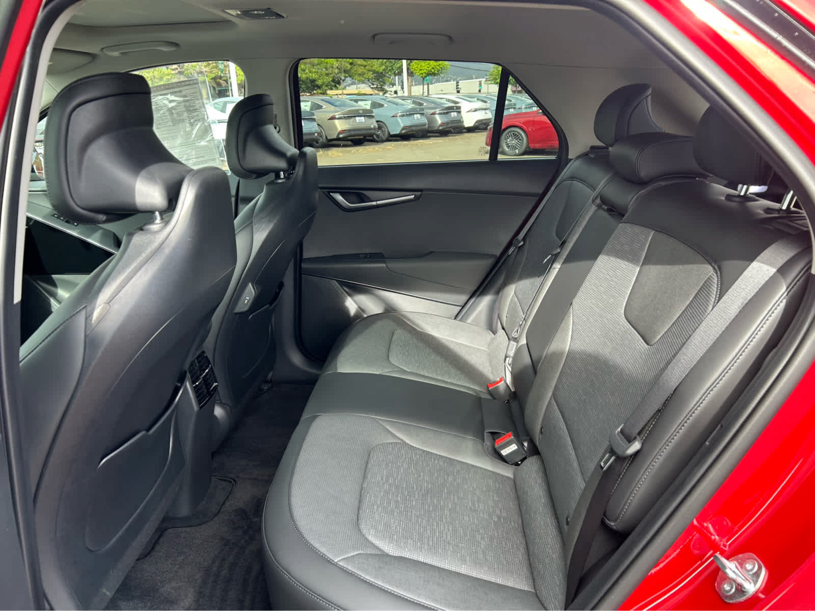 Used 2024 Kia Niro Wave FWD image 9