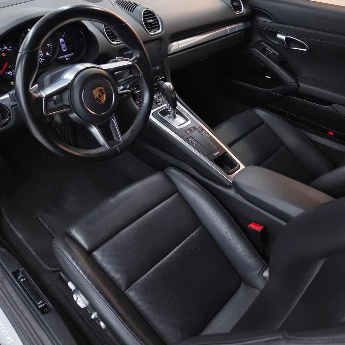 Used 2017 Porsche 718 Cayman RWD image 16