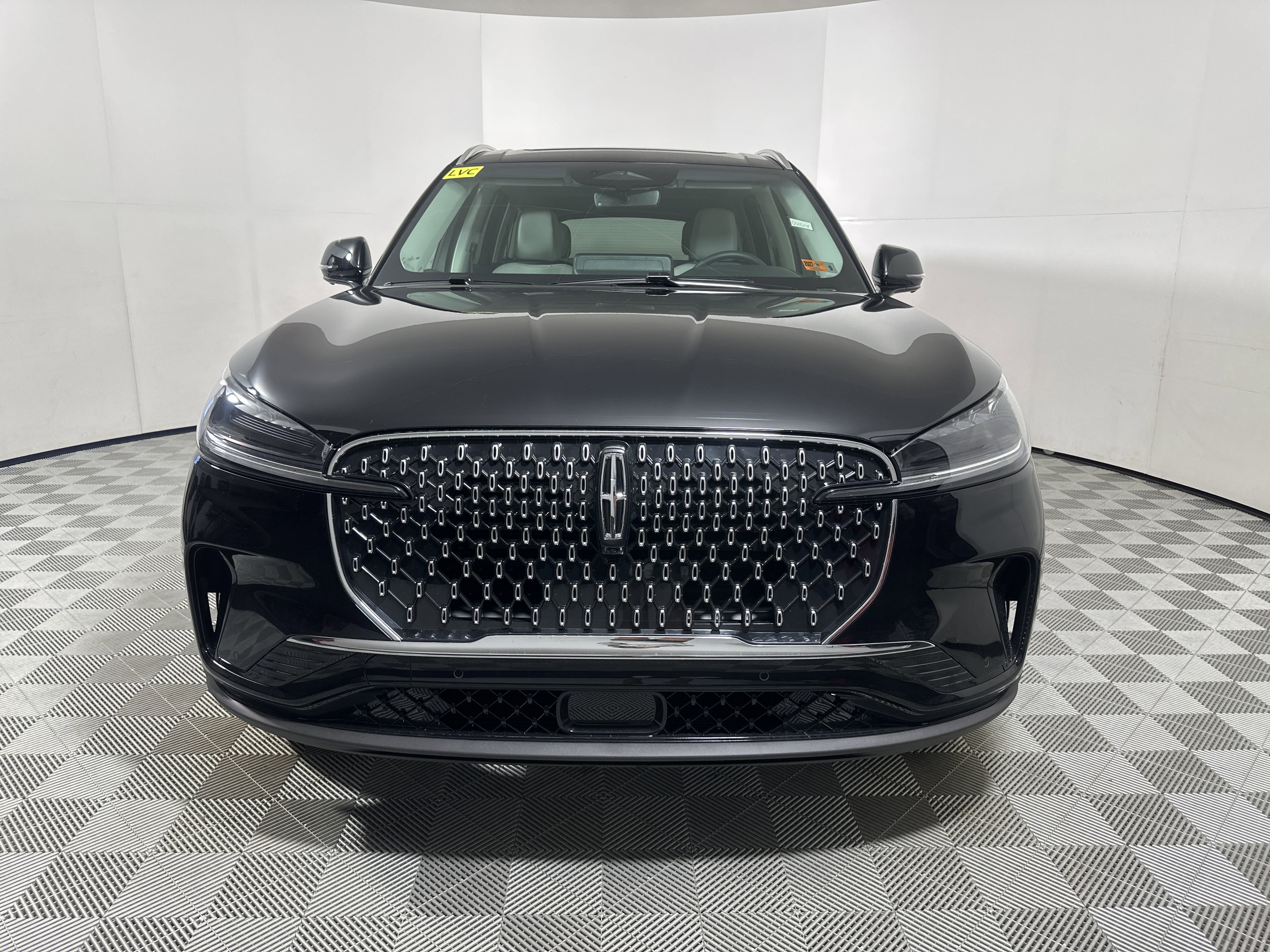 New 2025 Lincoln Aviator AWD image 2