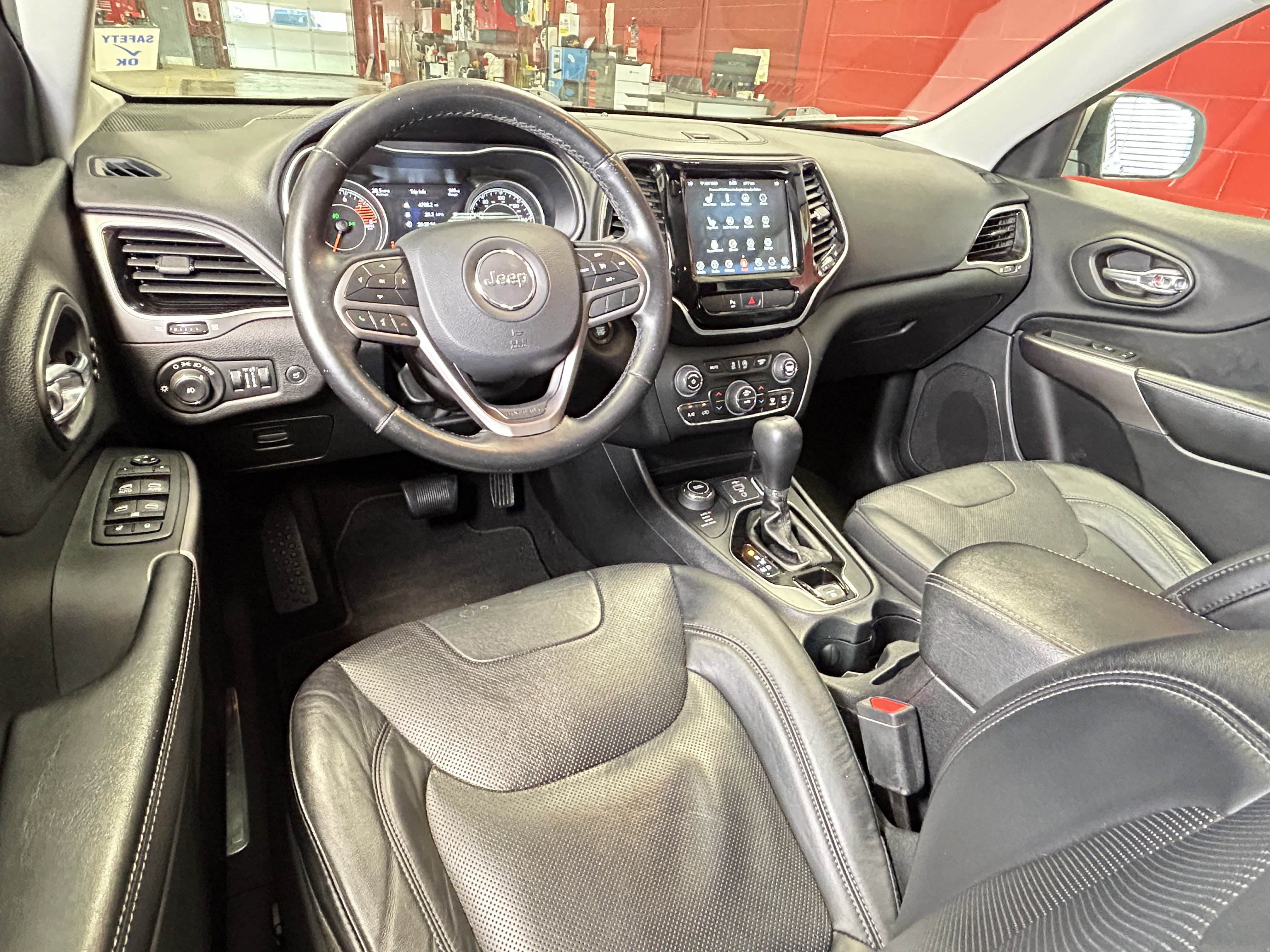 Used 2020 Jeep Cherokee Limited AWD/4WD image 20