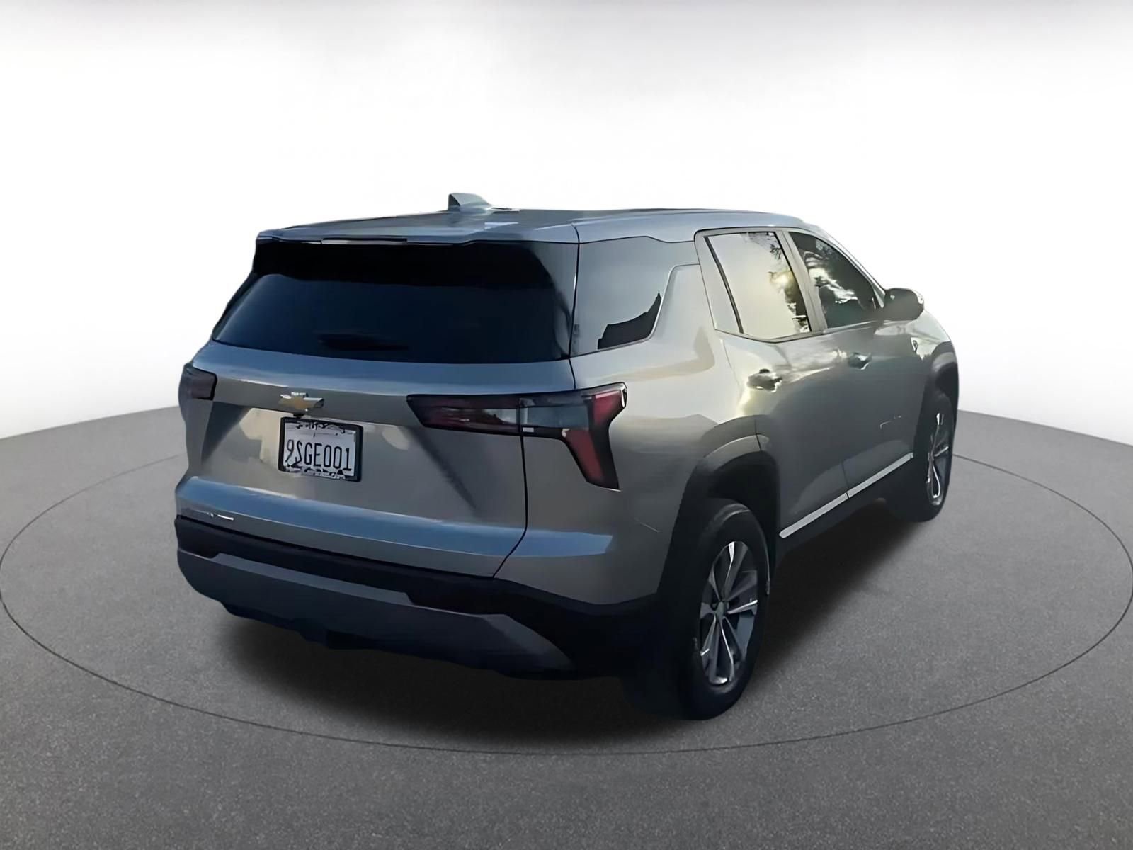 Used 2025 Chevrolet Equinox LT image 14