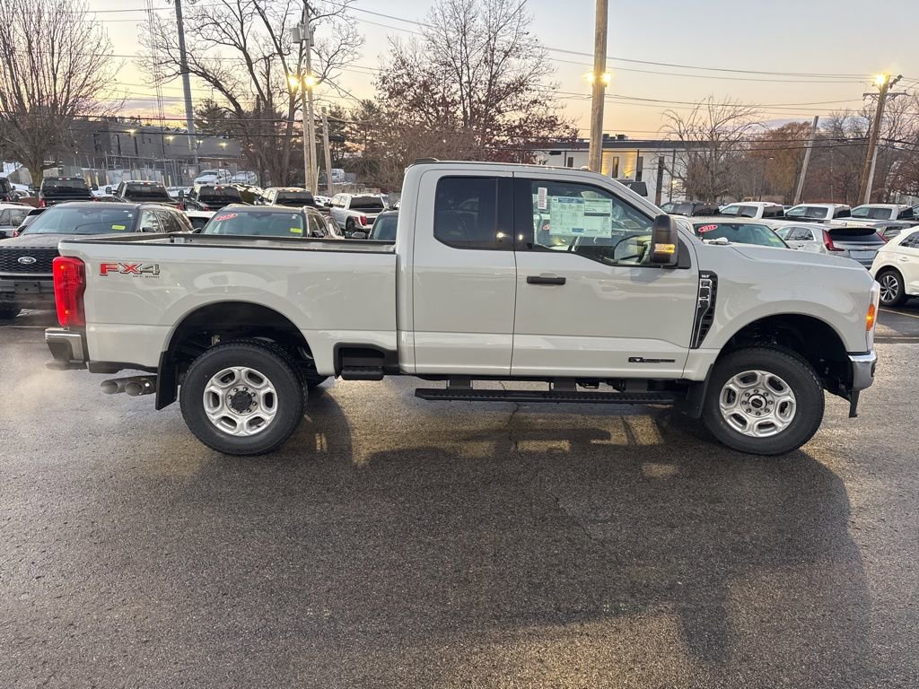 New 2026 Ford F350 XLT w/ FX4 Off-Road Package image 4