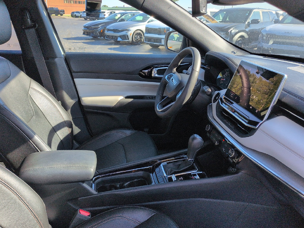 Used 2023 Jeep Compass Limited AWD/4WD image 7