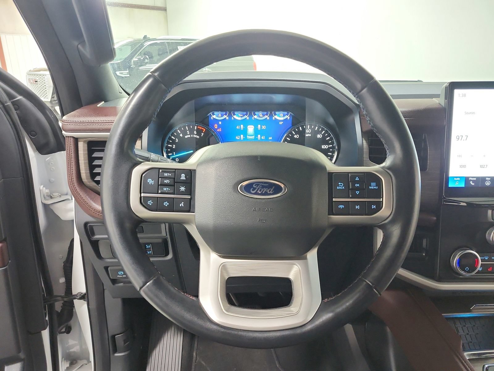 Used 2024 Ford Expedition Limited AWD/4WD image 20