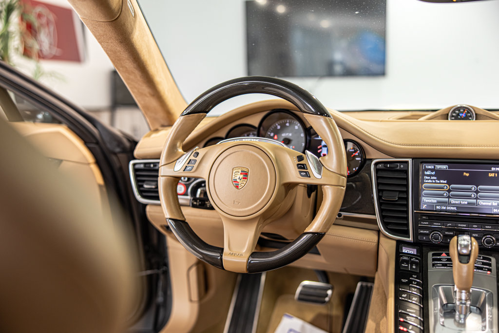 Used 2015 Porsche Panamera GTS AWD/4WD image 39