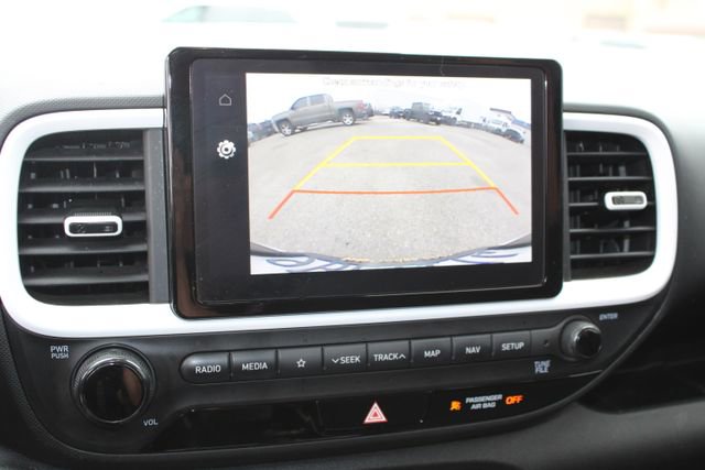 Used 2022 Hyundai Venue Limited image 26