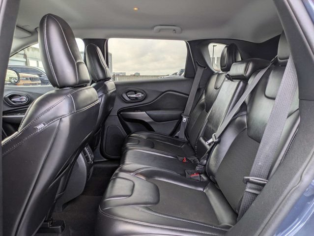 Used 2020 Jeep Cherokee Latitude Plus FWD image 13