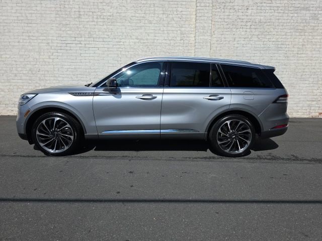 Used 2021 Lincoln Aviator Reserve w/ Equipment Group 202A image 8
