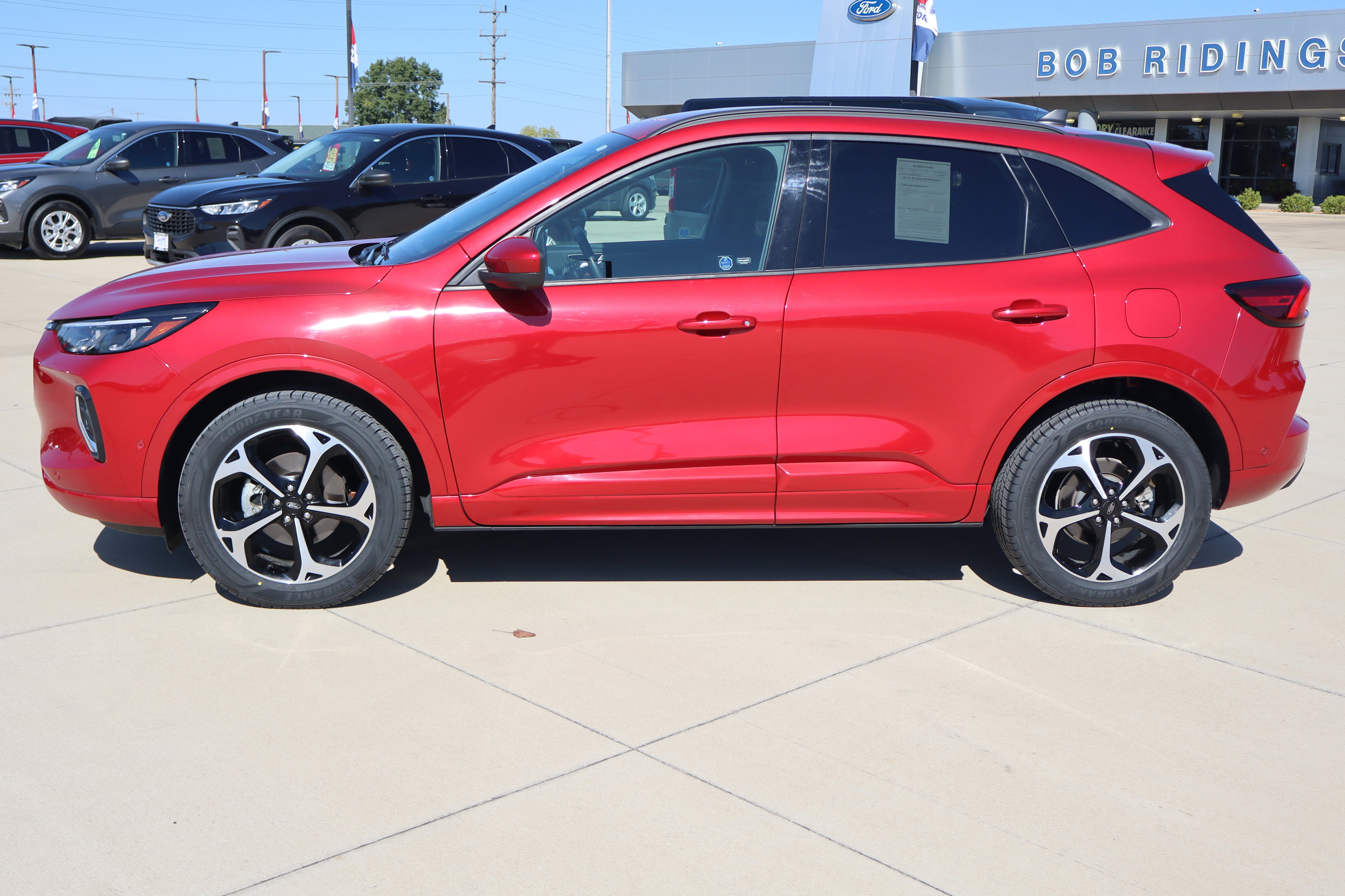 Used 2023 Ford Escape ST-Line Elite w/ Premium Technology Package AWD/4WD image 9