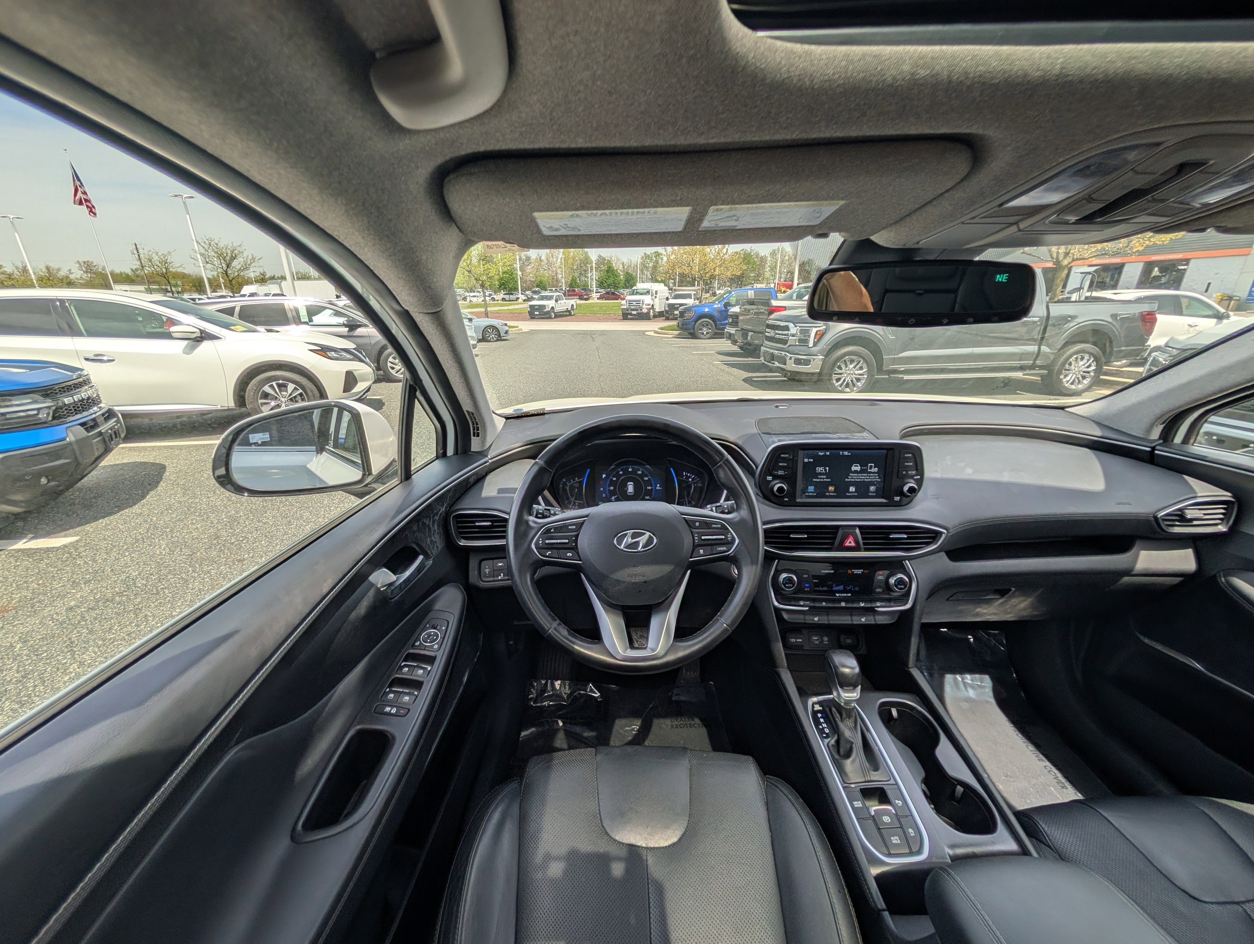Used 2019 Hyundai Santa Fe Limited FWD image 16
