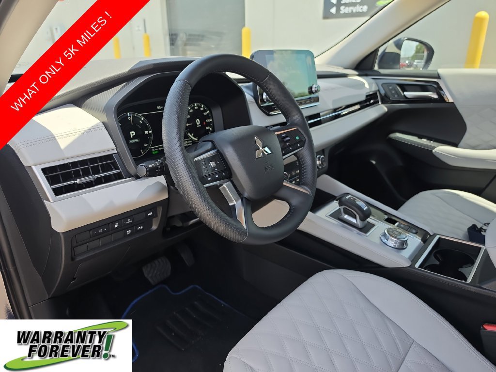 Used 2025 Mitsubishi Outlander SEL Black Edition AWD/4WD image 17