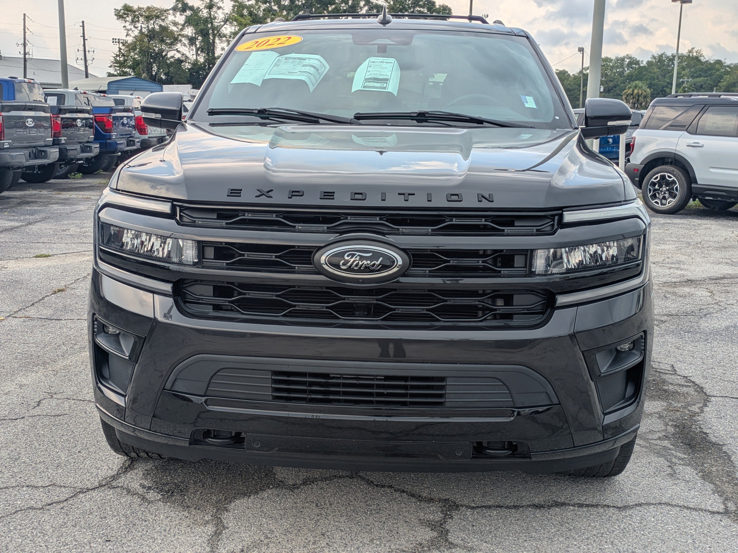 Used 2022 Ford Expedition Limited AWD/4WD image 9