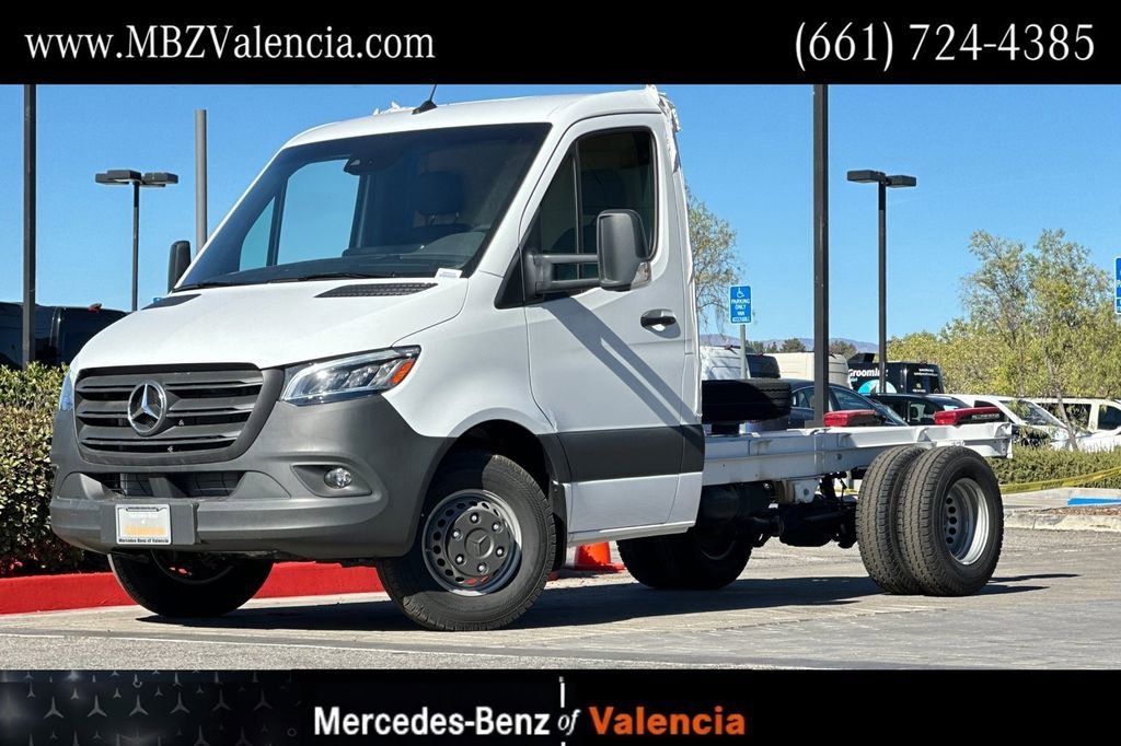 Used 2024 Mercedes-Benz Sprinter 4500 image 1