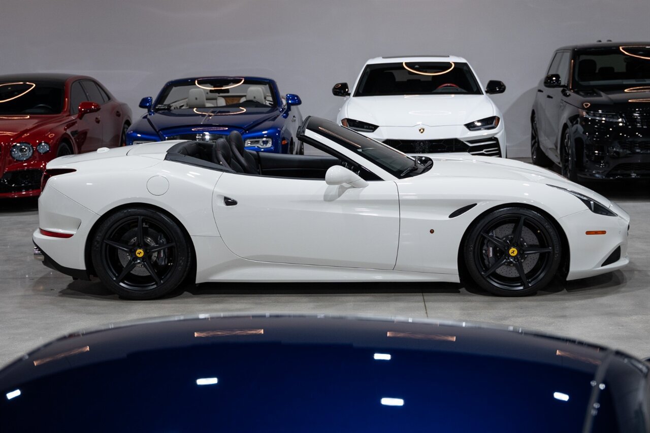 Used 2016 Ferrari California T RWD image 8