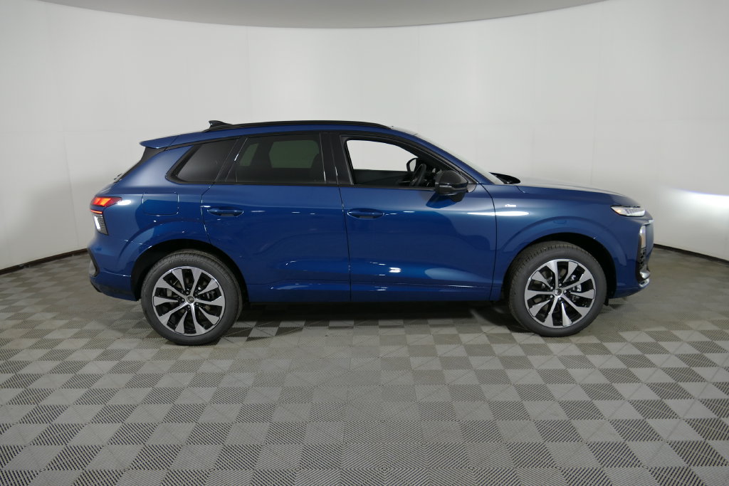 New 2026 Audi Q3 quattro 2.0T AWD/4WD image 2