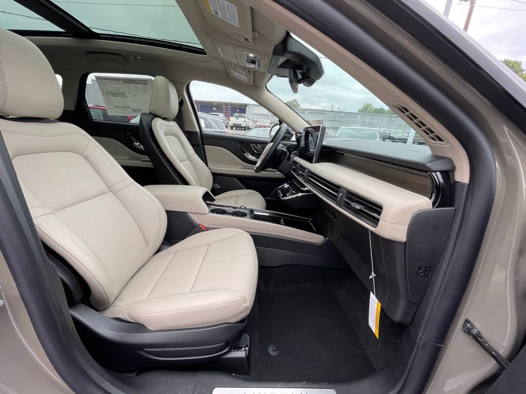 New 2025 Lincoln Corsair Reserve image 25