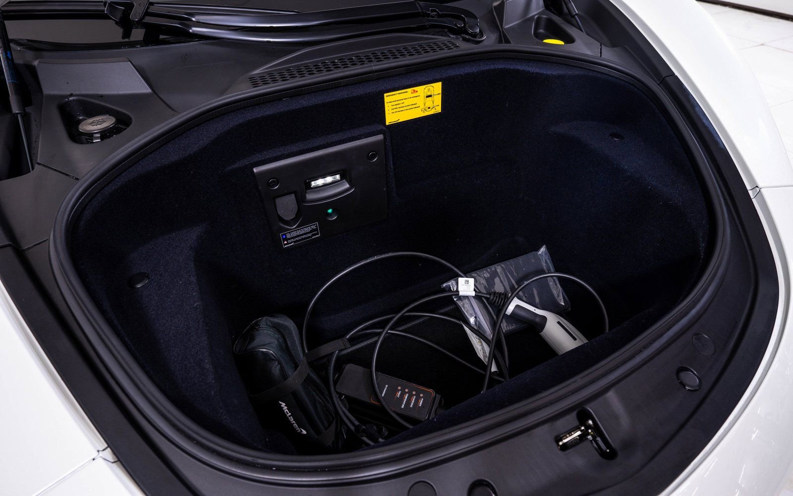 Used 2025 McLaren Artura Spider image 19