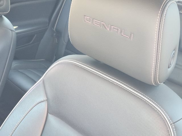 Used 2018 GMC Acadia Denali w/ Technology Package FWD image 14