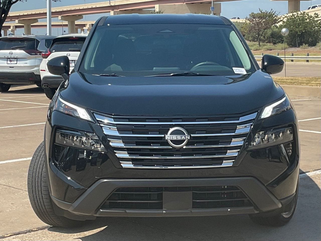 Used 2026 Nissan Rogue SV FWD image 2